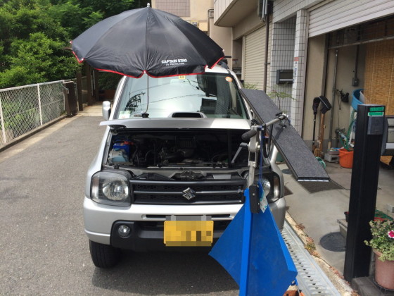 デントリペア作業風景　日傘